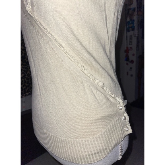 Women’s Cream Old Navy Brand Perfect Fit Sweater NWT 🤎 - Picture 10 of 17